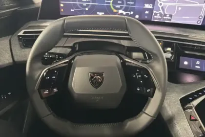 Photo 79 Peugeot 3008  Hybrid 136 e-DCS6