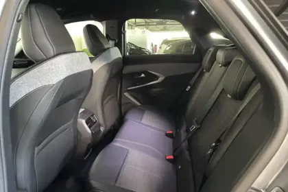 Photo 74 Peugeot 3008  Hybrid 136 e-DCS6