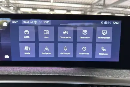 Photo 52 Peugeot 3008  Hybrid 136 e-DCS6