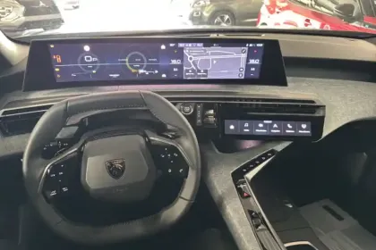 Photo 77 Peugeot 3008  Hybrid 136 e-DCS6