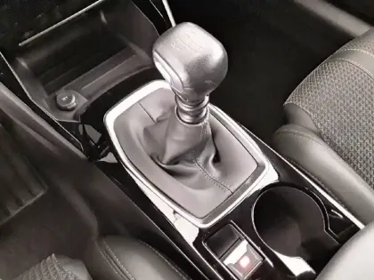 Photo 13 Peugeot 208  BlueHDi 100 S&S BVM6