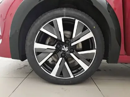 Photo 12 Peugeot 208  BlueHDi 100 S&S BVM6