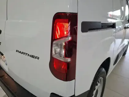 Photo 46 Peugeot Partner  FOURGON M 650 KG BLUEHDI 100 S&S BVM6