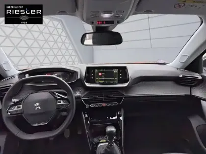 Photo 32 Peugeot 2008  PureTech 130 S&S BVM6