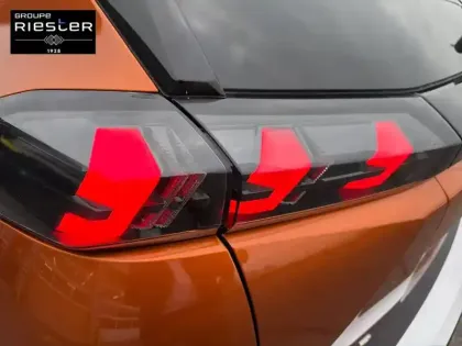 Photo 66 Peugeot 2008  PureTech 130 S&S BVM6