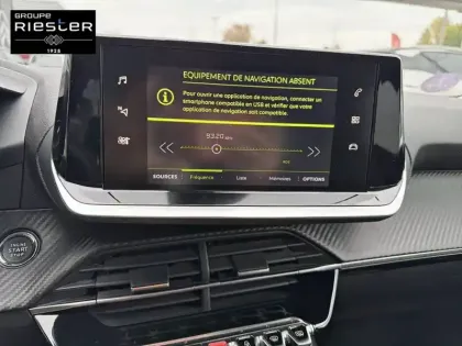 Photo 68 Peugeot 2008  PureTech 130 S&S BVM6