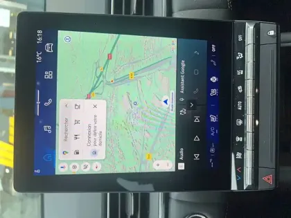 Photo 10 Renault Symbioz  E-Tech full hybrid 145