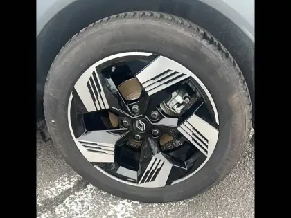 Photo 27 Renault Symbioz  E-Tech full hybrid 145