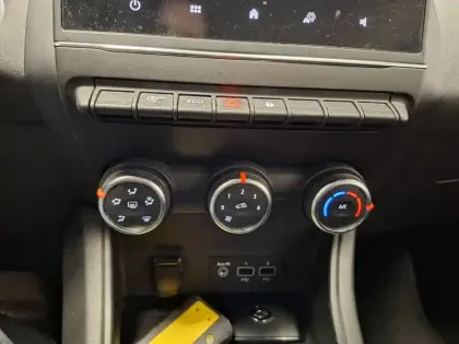 Photo 35 Renault Captur  TCe 90 - 21