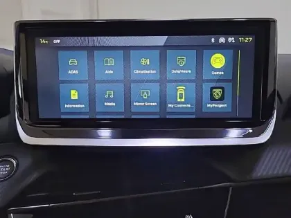 Photo 25 Peugeot 208  Hybrid 110 e-DCS6