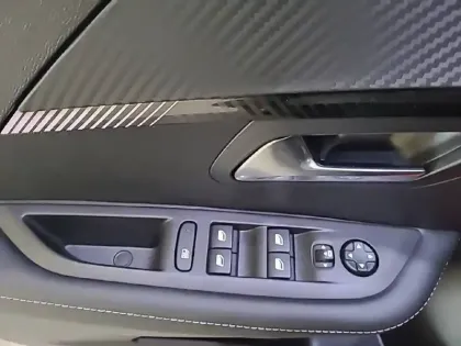 Photo 64 Peugeot 208  Hybrid 110 e-DCS6
