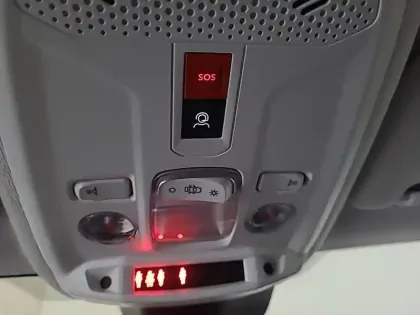 Photo 27 Peugeot 208  Hybrid 110 e-DCS6