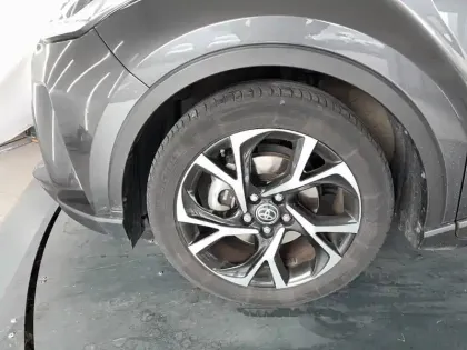 Photo 48 Toyota C-HR  Hybride 2.0L