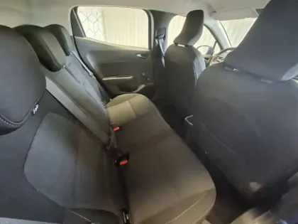 Photo 21 Renault Clio  E-Tech 140 - 21N