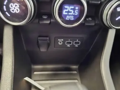 Photo 35 Renault Clio  E-Tech 140 - 21N