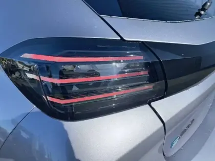 Photo 16 Peugeot 208  Electrique 50 kWh 136ch