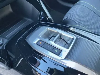 Photo 13 Peugeot 208  Electrique 50 kWh 136ch