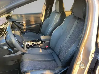 Photo 64 Peugeot 208  Electrique 50 kWh 136ch