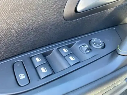 Photo 51 Peugeot 208  Electrique 50 kWh 136ch