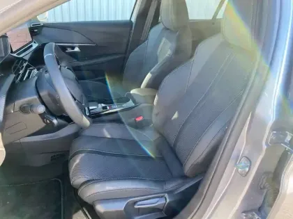 Photo 10 Peugeot 208  Electrique 50 kWh 136ch