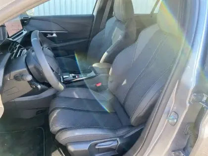 Photo 37 Peugeot 208  Electrique 50 kWh 136ch