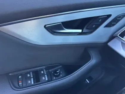 Photo 26 Audi Q8  50 TDI 286 Tiptronic 8 Quattro