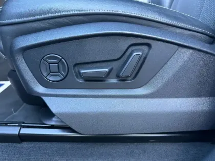 Photo 28 Audi Q8  50 TDI 286 Tiptronic 8 Quattro