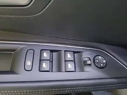 Photo 27 Peugeot 3008  BlueHDi 130ch S&S EAT8