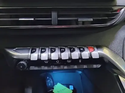 Photo 20 Peugeot 3008  BlueHDi 130ch S&S EAT8