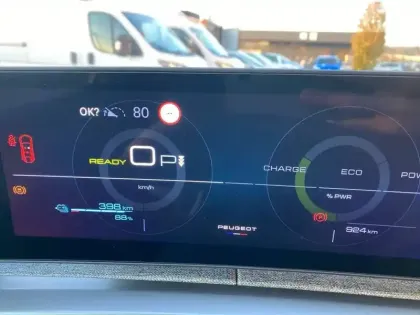 Photo 49 Peugeot 3008  Electrique 210 ch 73 kWh