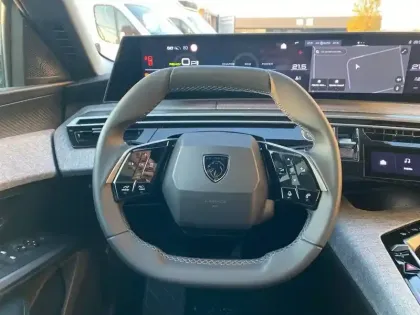 Photo 48 Peugeot 3008  Electrique 210 ch 73 kWh
