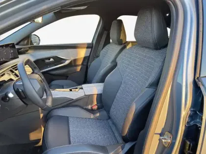 Photo 50 Peugeot 3008  Electrique 210 ch 73 kWh