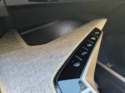 Photo 54 Peugeot 3008  Electrique 210 ch 73 kWh