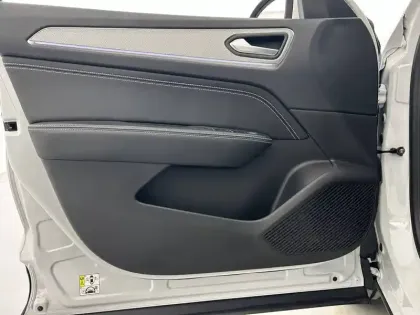 Photo 19 Renault Arkana  E-Tech 145 - 21B