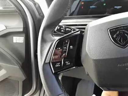 Photo 27 Peugeot 3008  Hybrid 145 e-DCS6