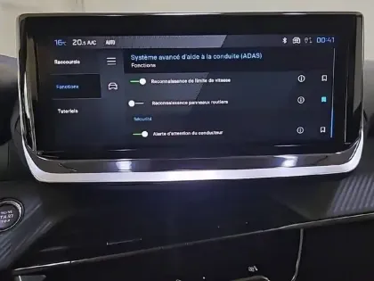 Photo 52 Peugeot 208  PureTech 100 S&S BVM6