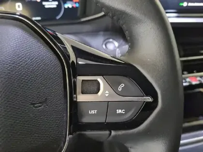 Photo 57 Peugeot 208  PureTech 100 S&S BVM6