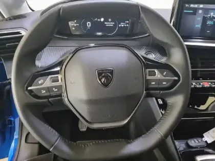 Photo 38 Peugeot 208  PureTech 100 S&S BVM6