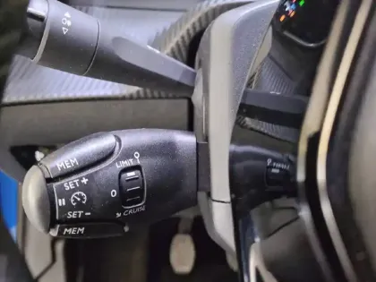 Photo 25 Peugeot 208  PureTech 100 S&S BVM6