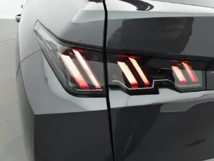 Photo 16 Peugeot 3008  Hybrid 136 e-DCS6