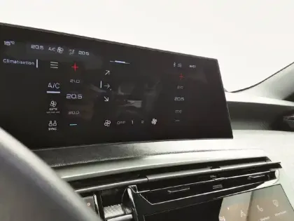 Photo 20 Peugeot 3008  Hybrid 136 e-DCS6