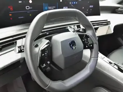 Photo 8 Peugeot 3008  Hybrid 136 e-DCS6