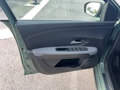 Photo 10 Dacia Jogger  TCe 110 5 places