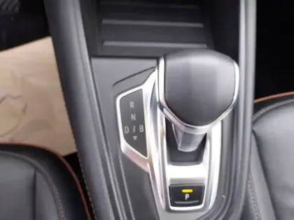 Photo 14 Renault Captur  E-Tech full hybrid 145