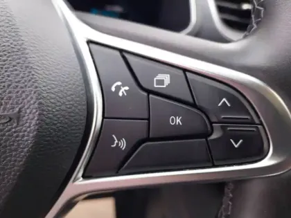 Photo 7 Renault Captur  E-Tech full hybrid 145