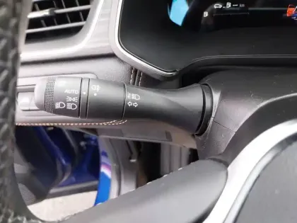 Photo 8 Renault Captur  E-Tech full hybrid 145