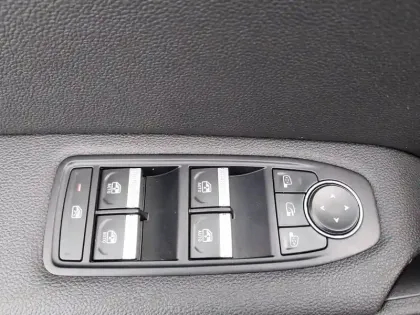 Photo 4 Renault Captur  E-Tech full hybrid 145