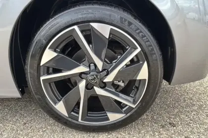 Photo 58 Peugeot 308  BlueHDi 130ch S&S EAT8