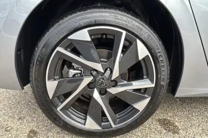 Photo 59 Peugeot 308  BlueHDi 130ch S&S EAT8