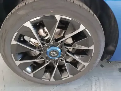 Photo 86 Renault Clio  E-Tech full hybrid 145